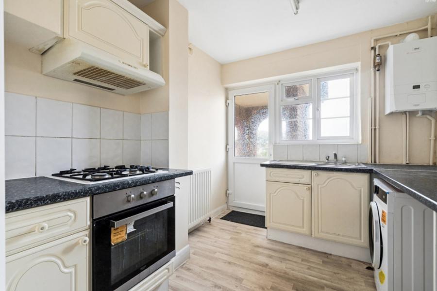 Flat Bishop Ken Road in Greater London