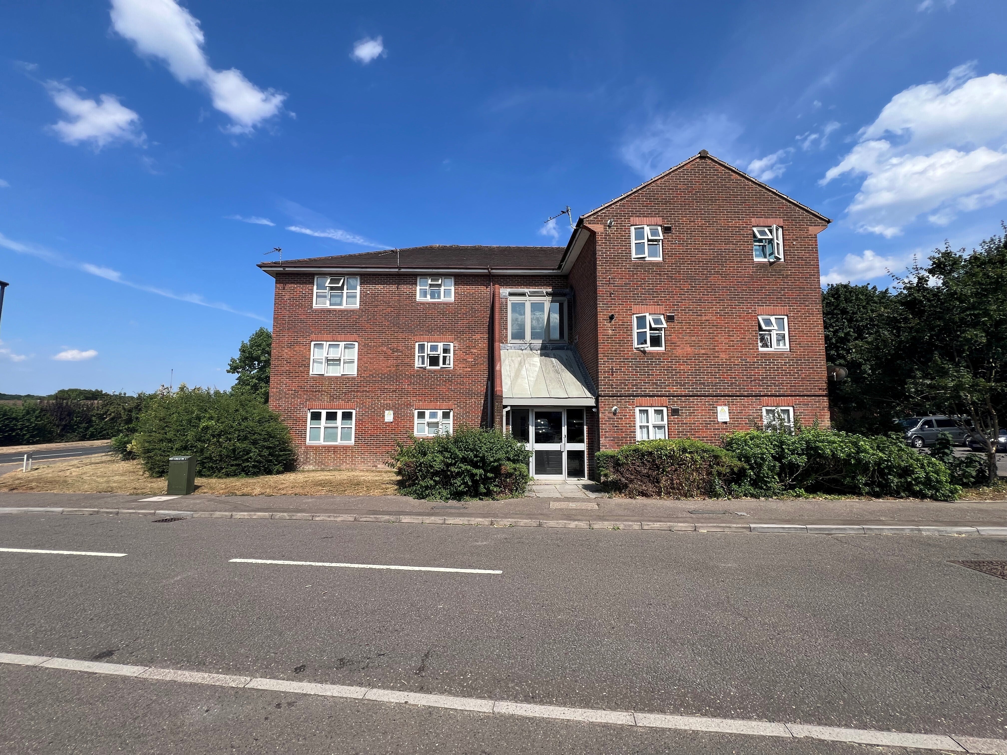 Flat Meridian Close in Crawley
