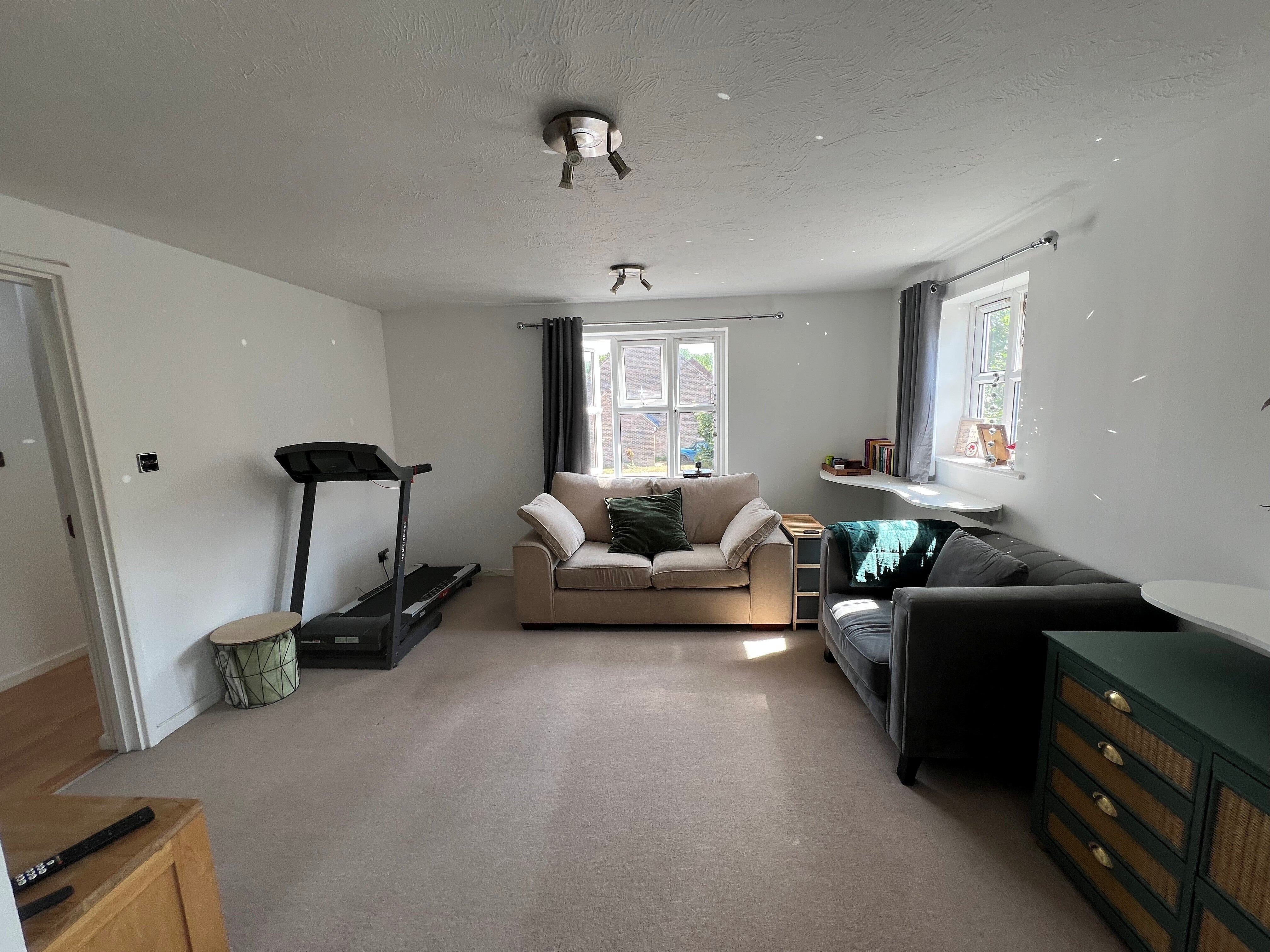 Flat Meridian Close in Crawley