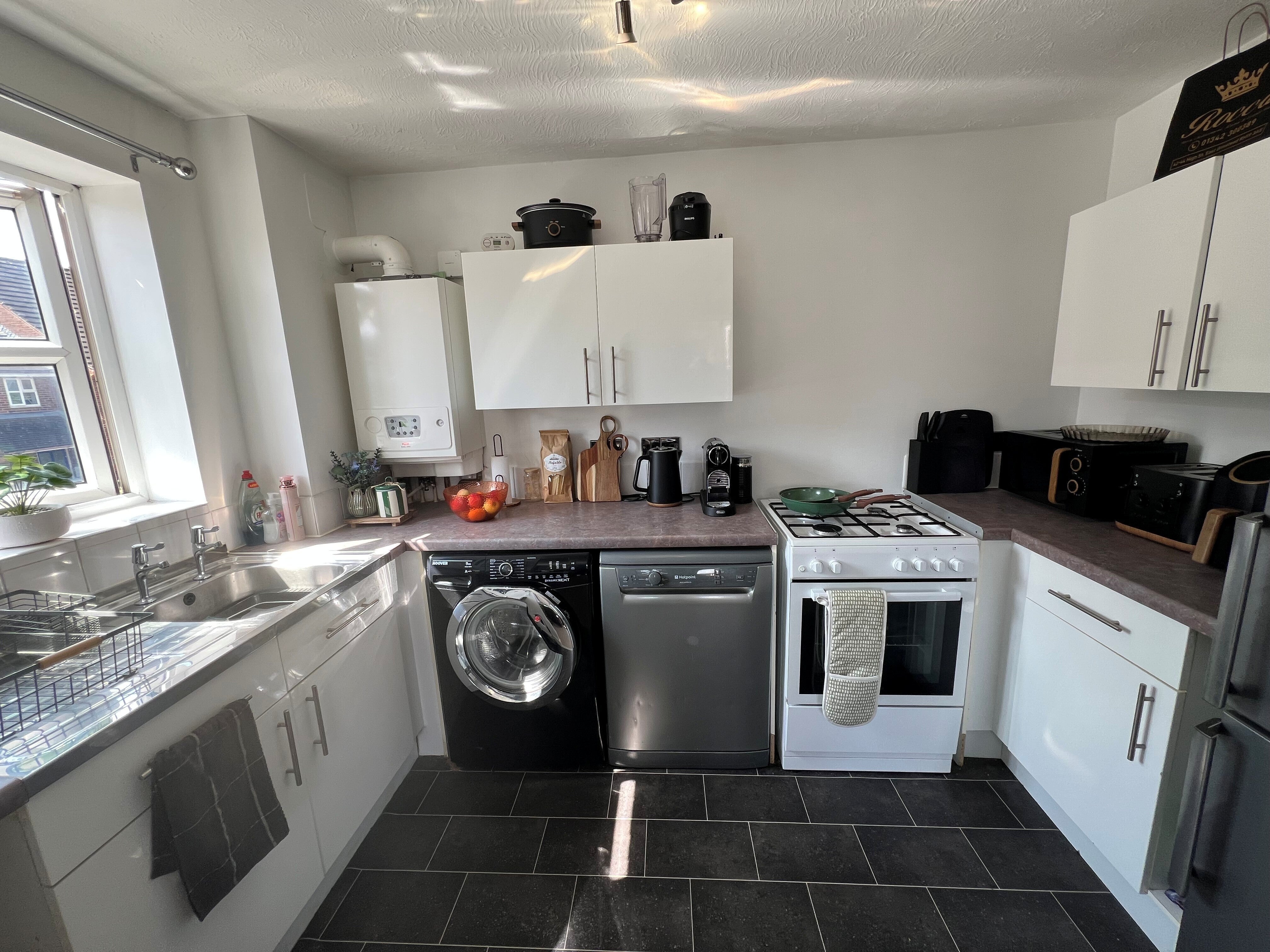 Flat Meridian Close in Crawley