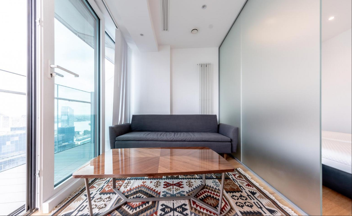 Flat Crossharbour Plaza in Greater London