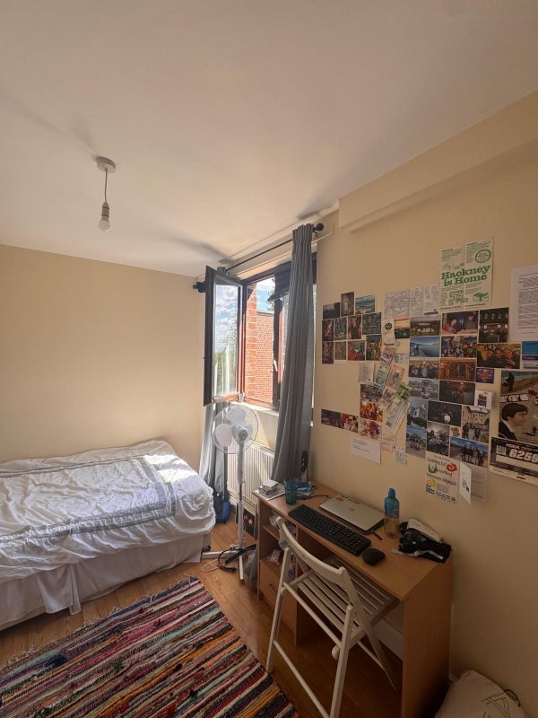 Room Muston Road in Greater London