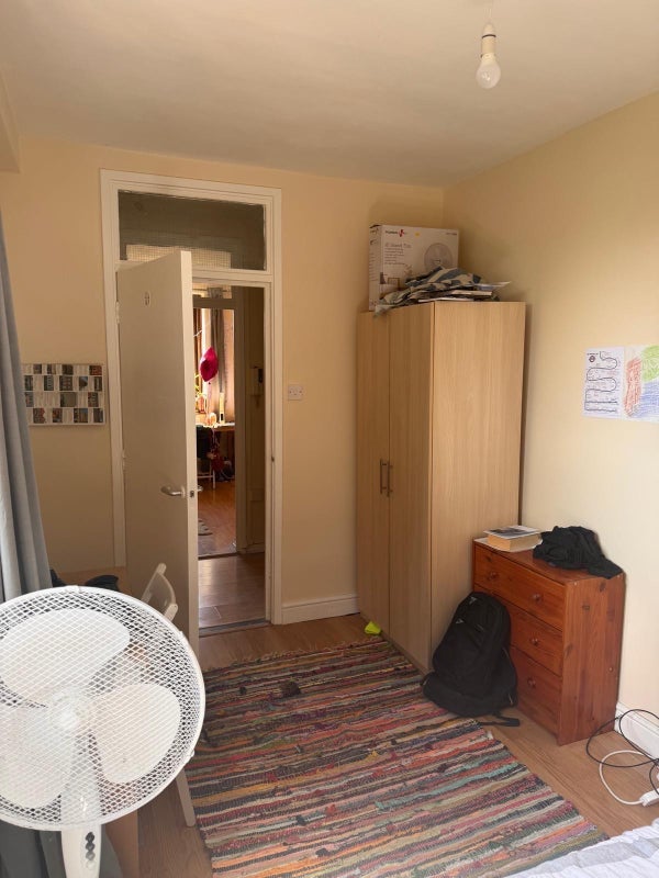 Room Muston Road in Greater London