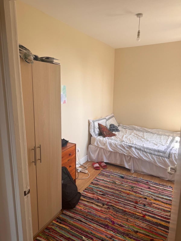 Room Muston Road in Greater London