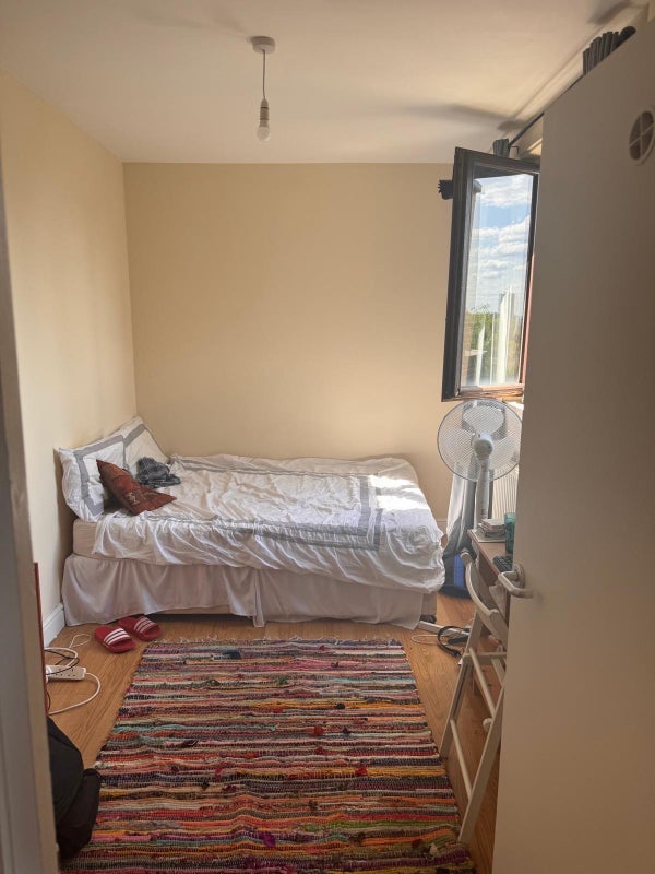 Room Muston Road in Greater London