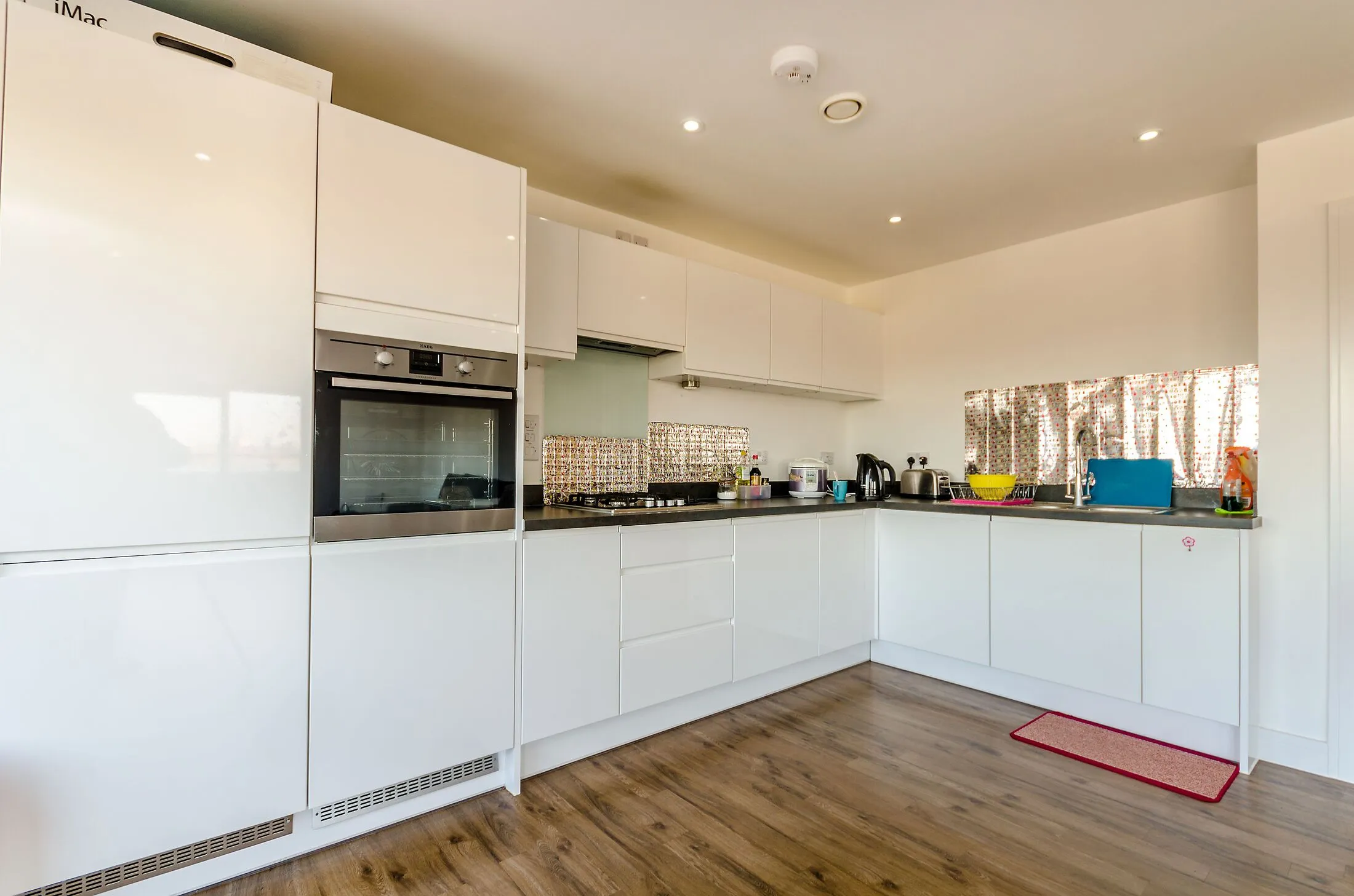 Flat Ewell Road in Greater London