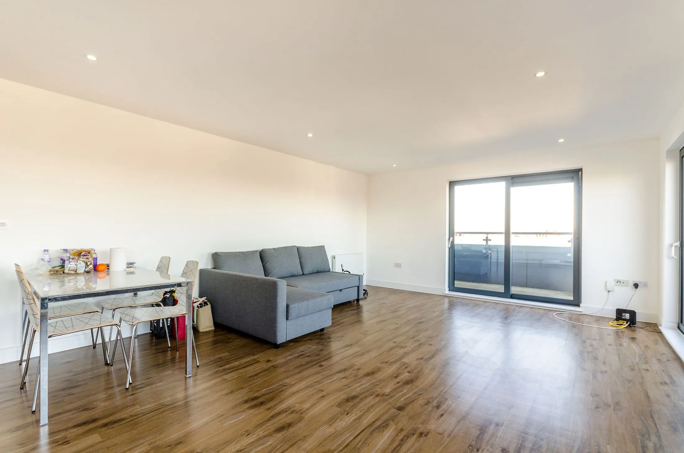Flat Ewell Road in Greater London