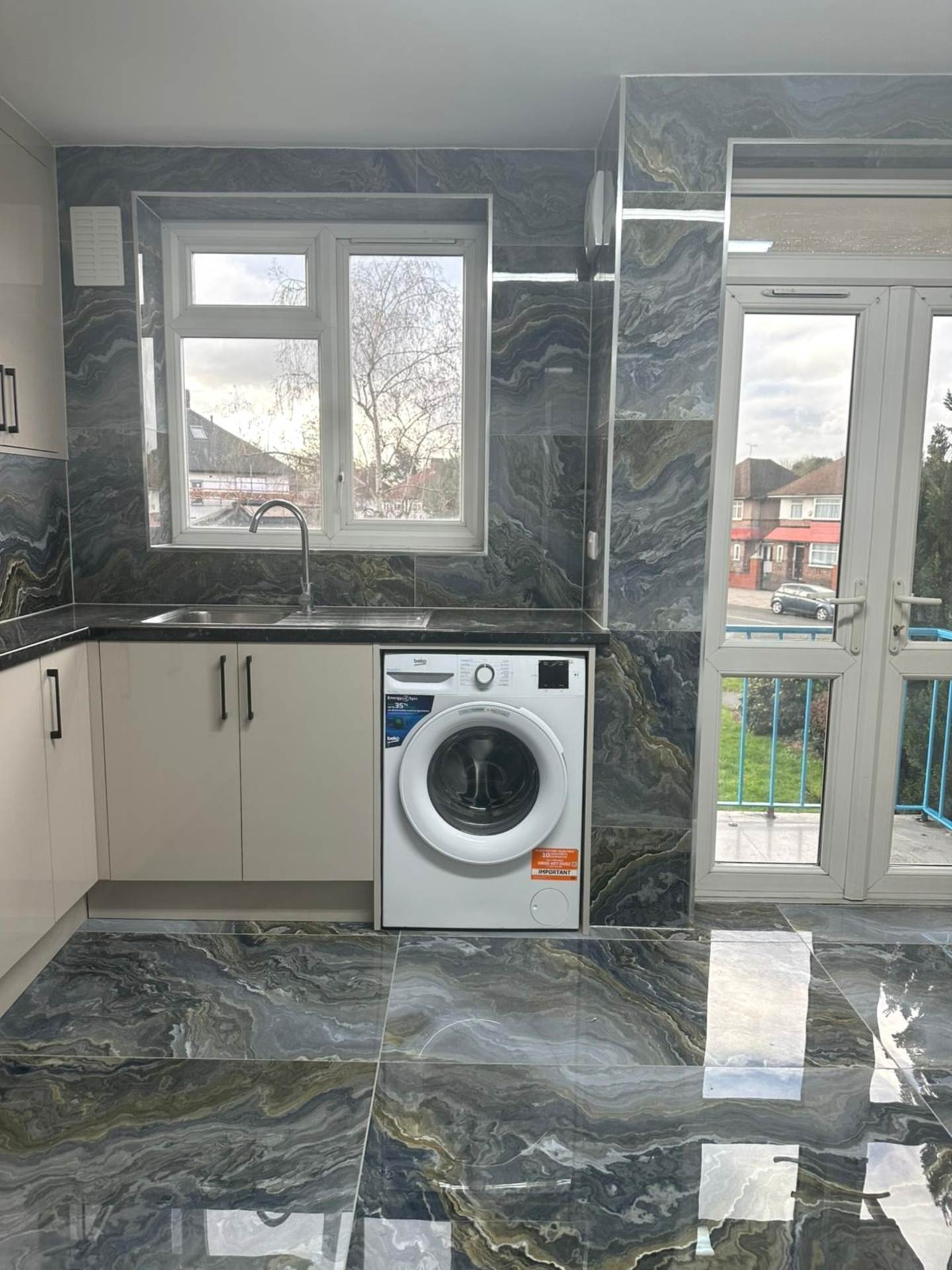 Flat Norwood Close in Greater London
