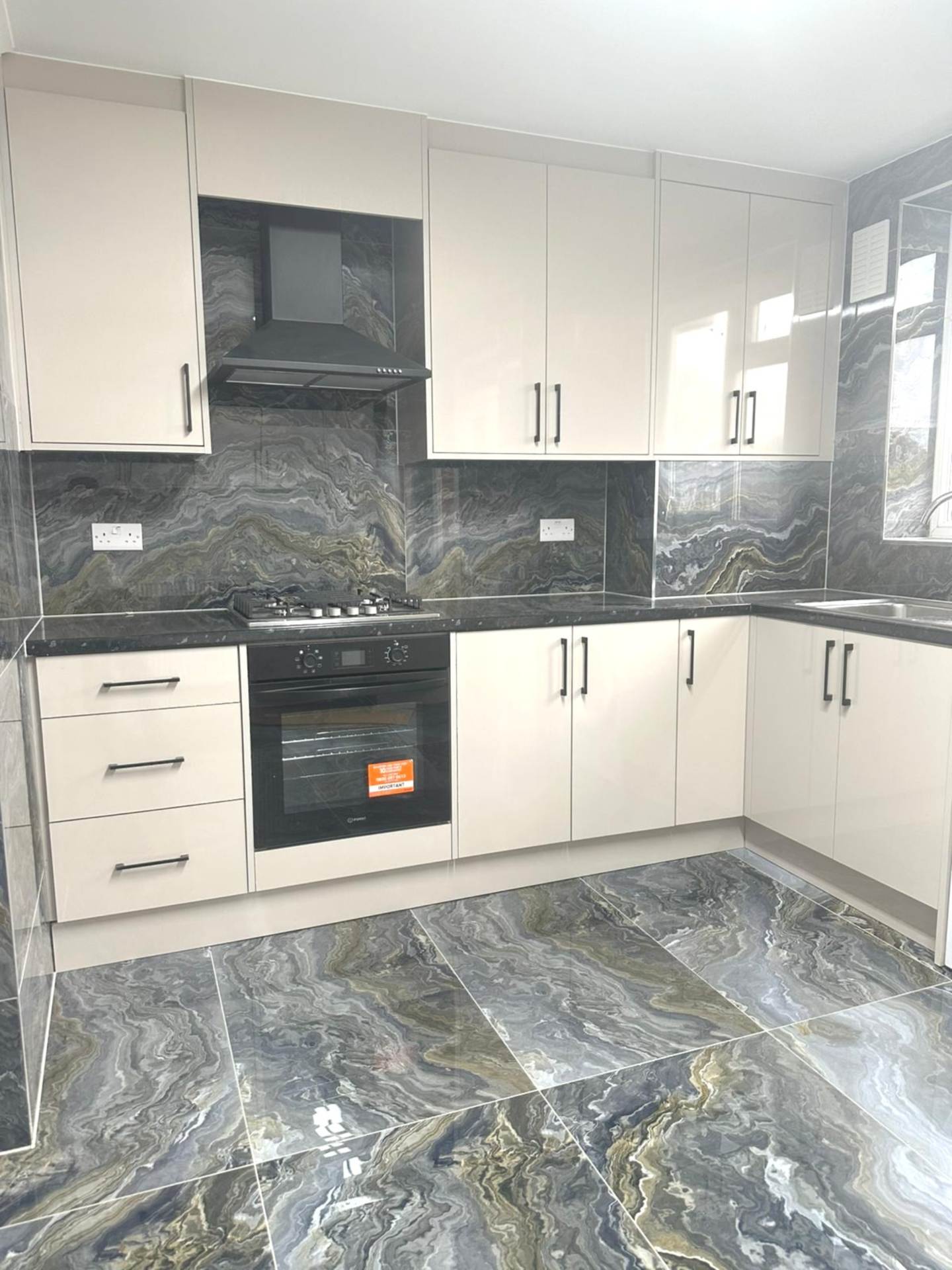 Flat Norwood Close in Greater London