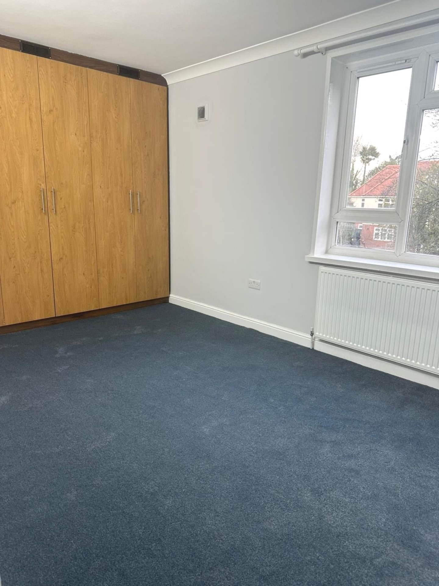 Flat Norwood Close in Greater London