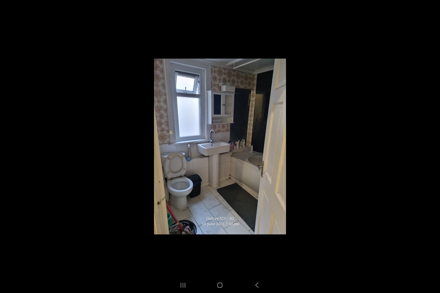 Room Heigham Road in Greater London