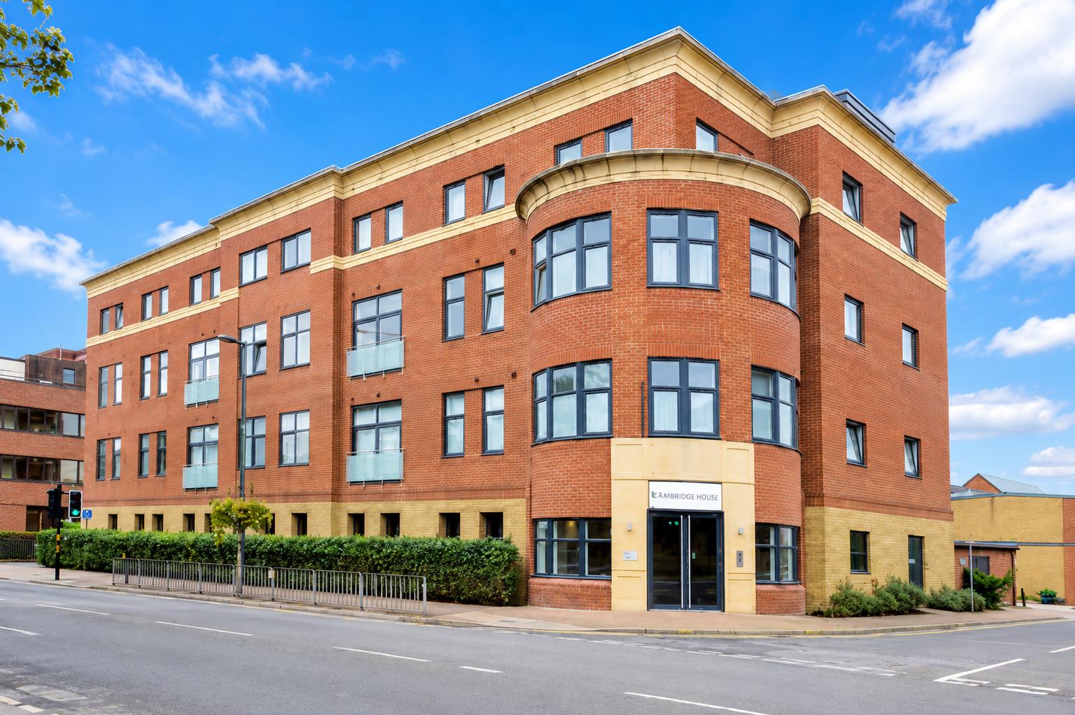 Flat Knoll Road in Surrey Heath