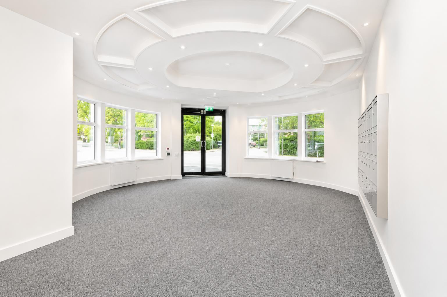 Flat Knoll Road in Surrey Heath