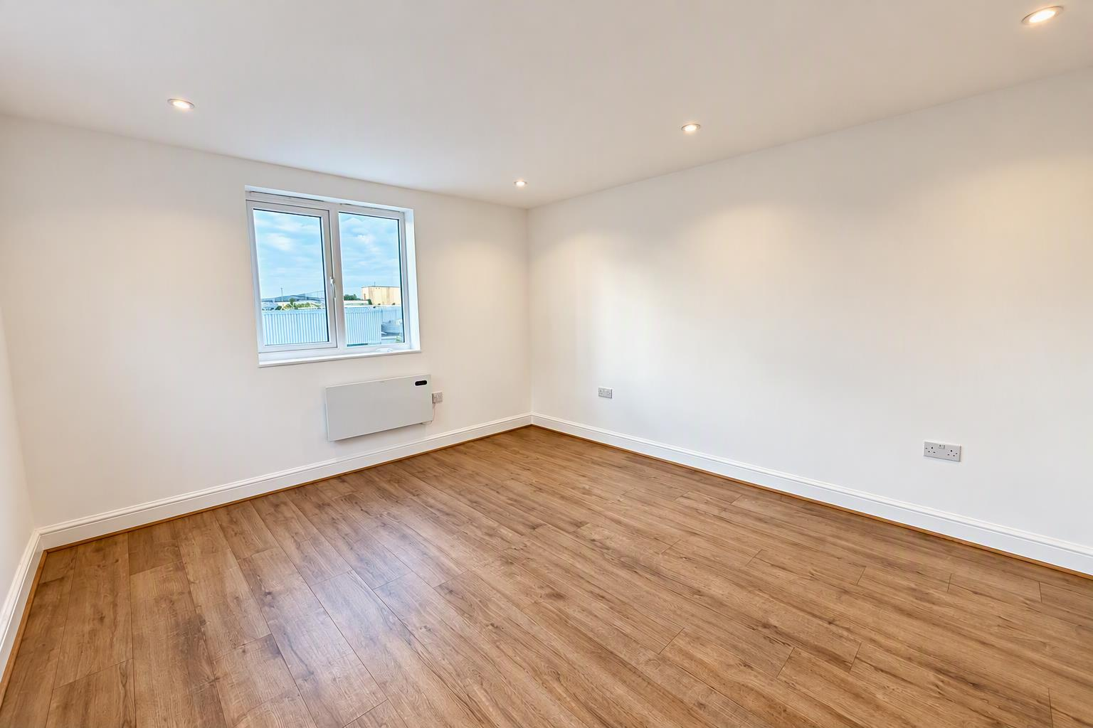 Flat Gambole Road in Greater London