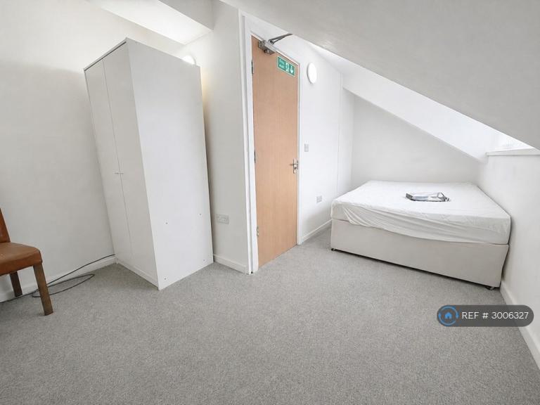 Room Norman Street in Bradford