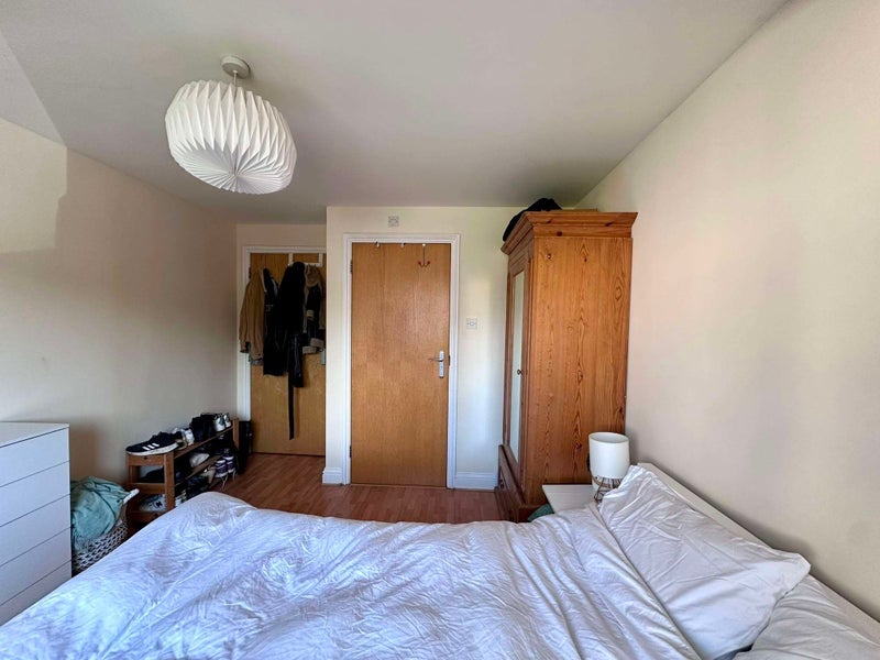Room Tollington Way in Greater London