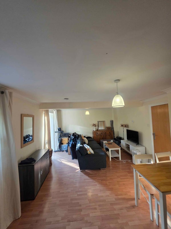 Room Tollington Way in Greater London