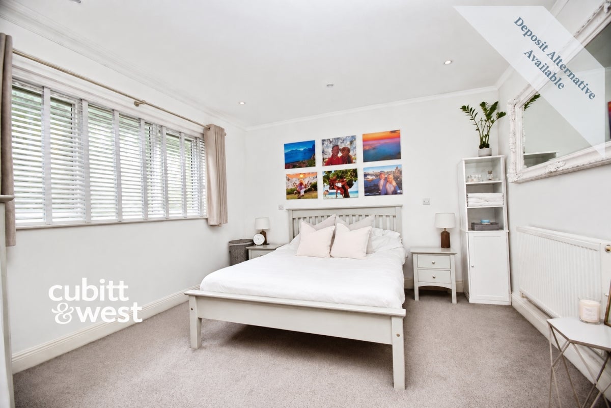 Flat The Steyne in Arun