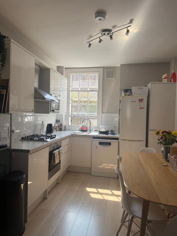 Room Newbury Mews in Greater London