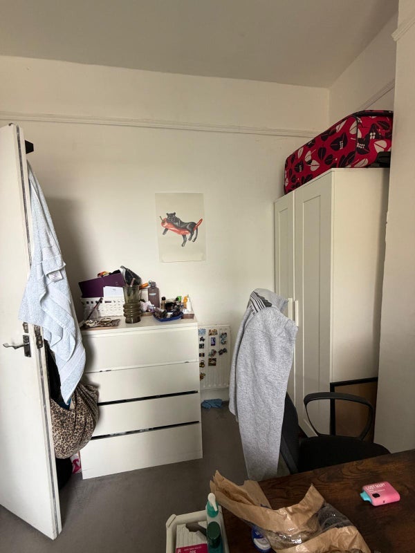 Room East Hill in Greater London
