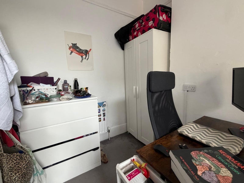 Room East Hill in Greater London