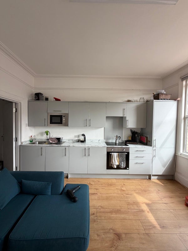 Room East Hill in Greater London