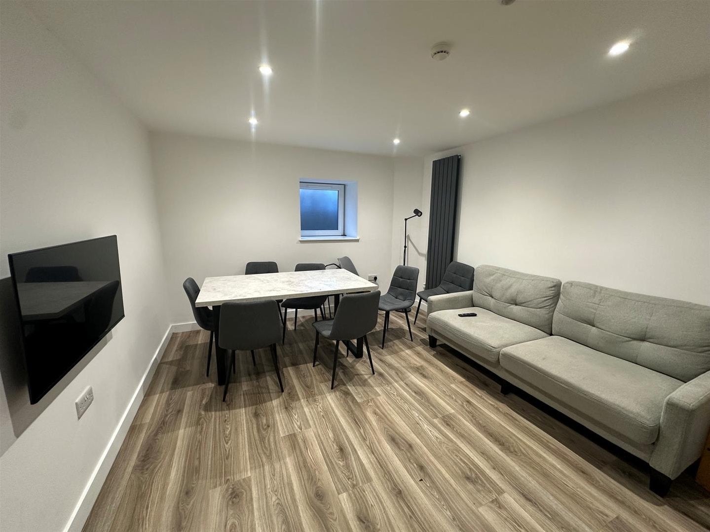 Room Carlton Street in Calderdale