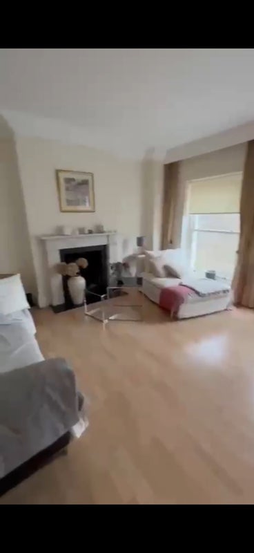 Room Laverton Mews in Greater London