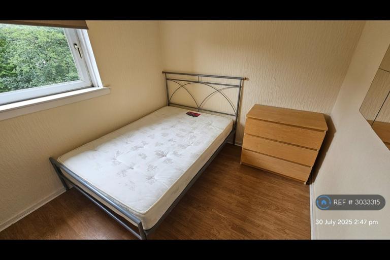 Flat St Mungo Avenue in Glasgow