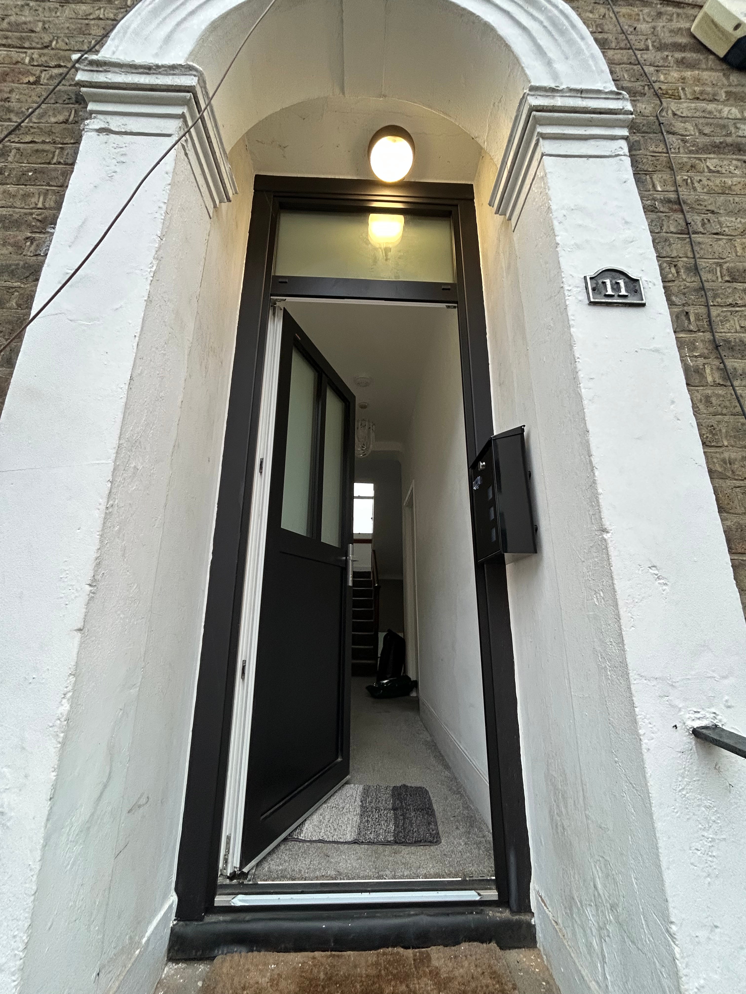 House Sidney Road in Greater London