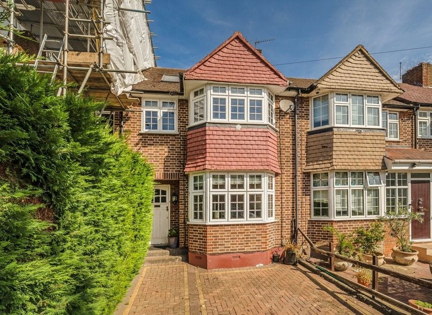 House Lincoln Avenue in Greater London