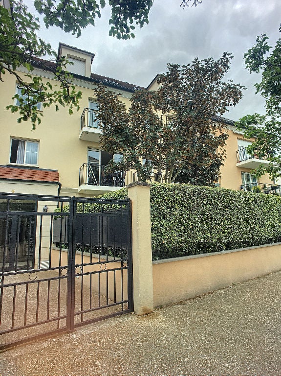 Appartement Place des Nymphes à Montigny-le-Bretonneux