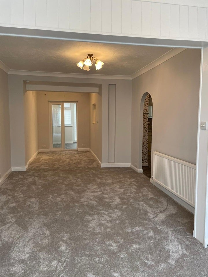 House Esher Avenue in Greater London