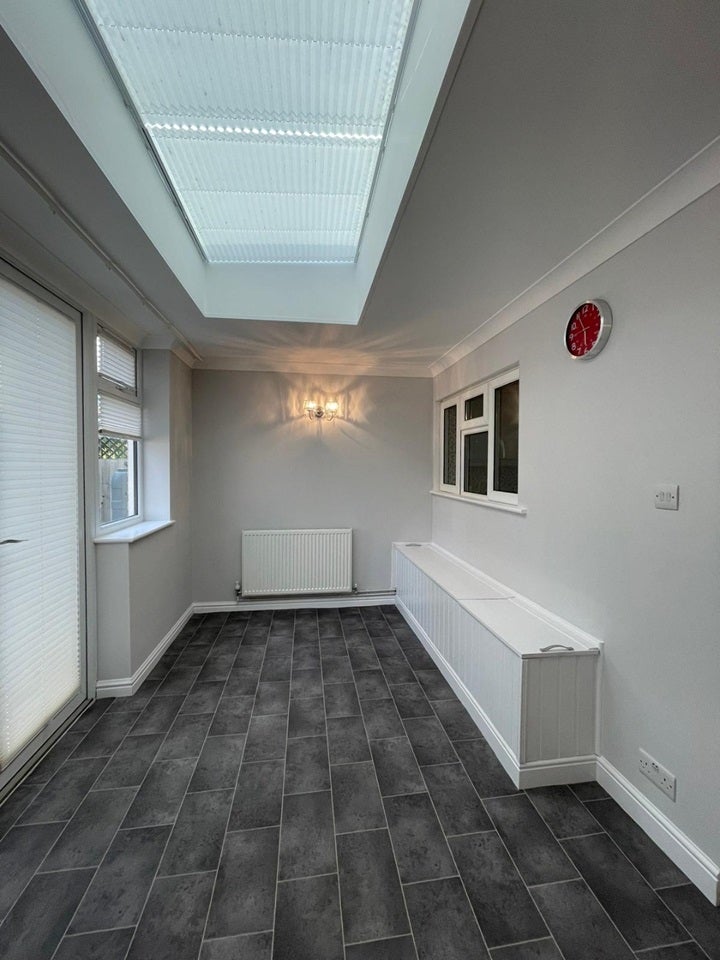 House Esher Avenue in Greater London
