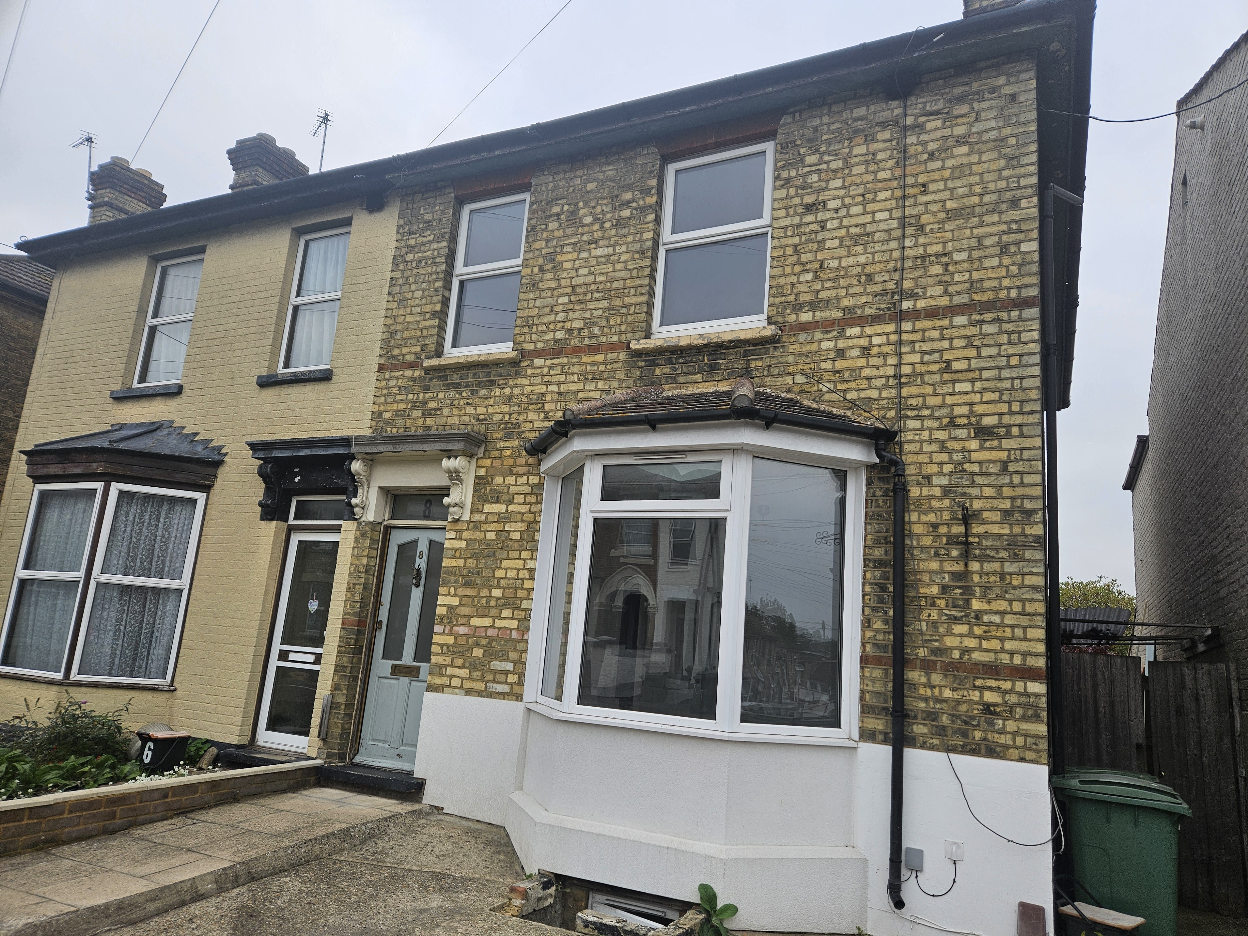 Flat Douglas Road in Maidstone