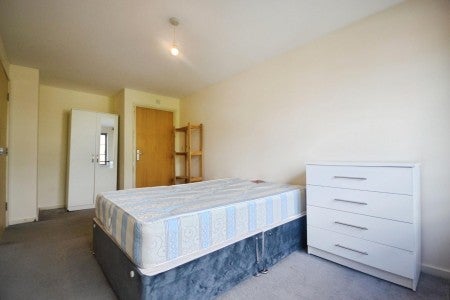 Flat Jubilee Square in Reading