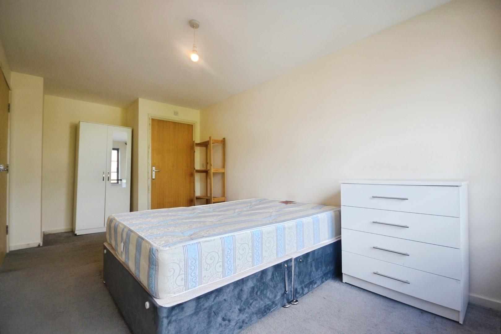 Flat Jubilee Square in Reading