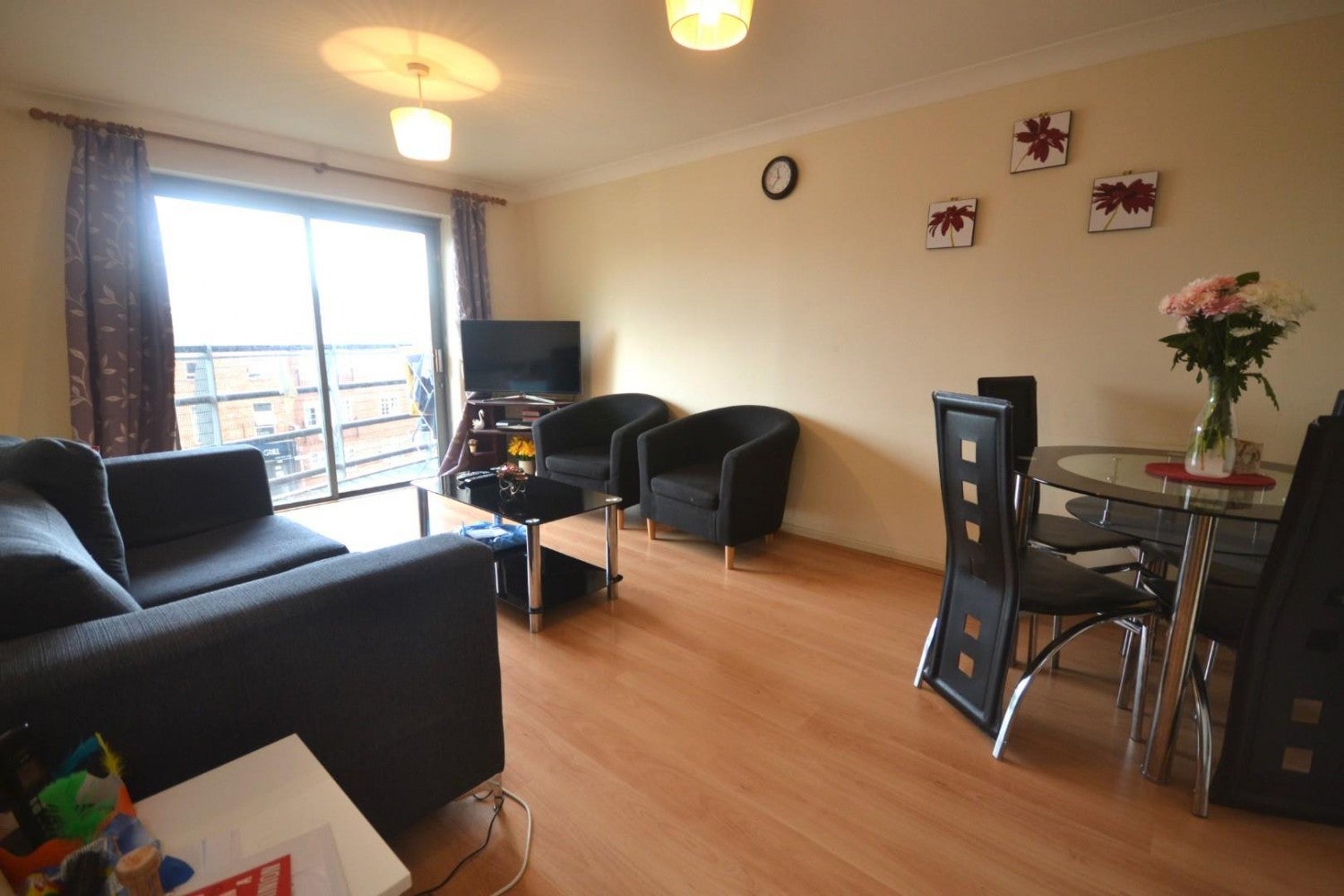Flat Jubilee Square in Reading
