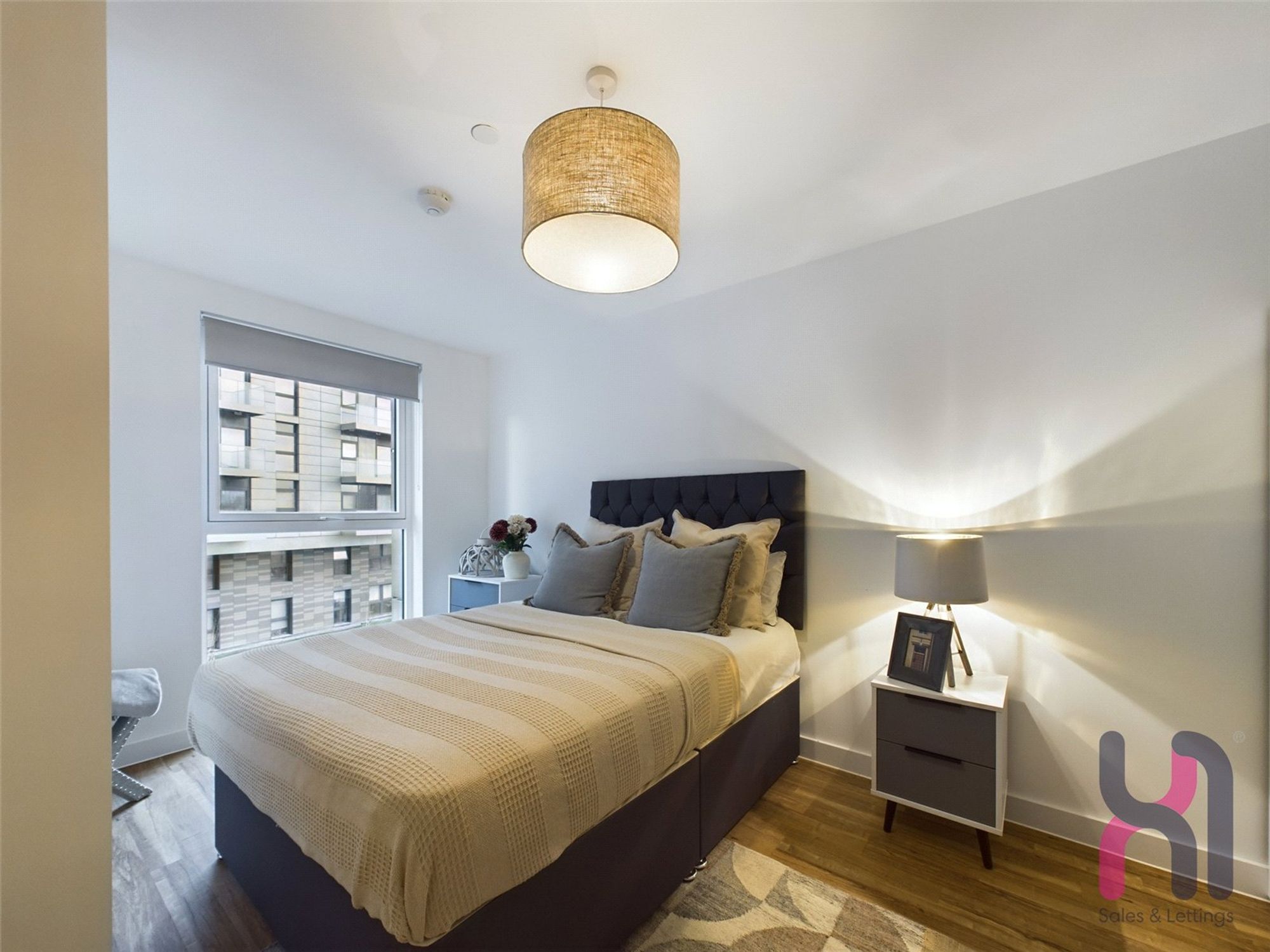 Flat Pomona Strand in Trafford