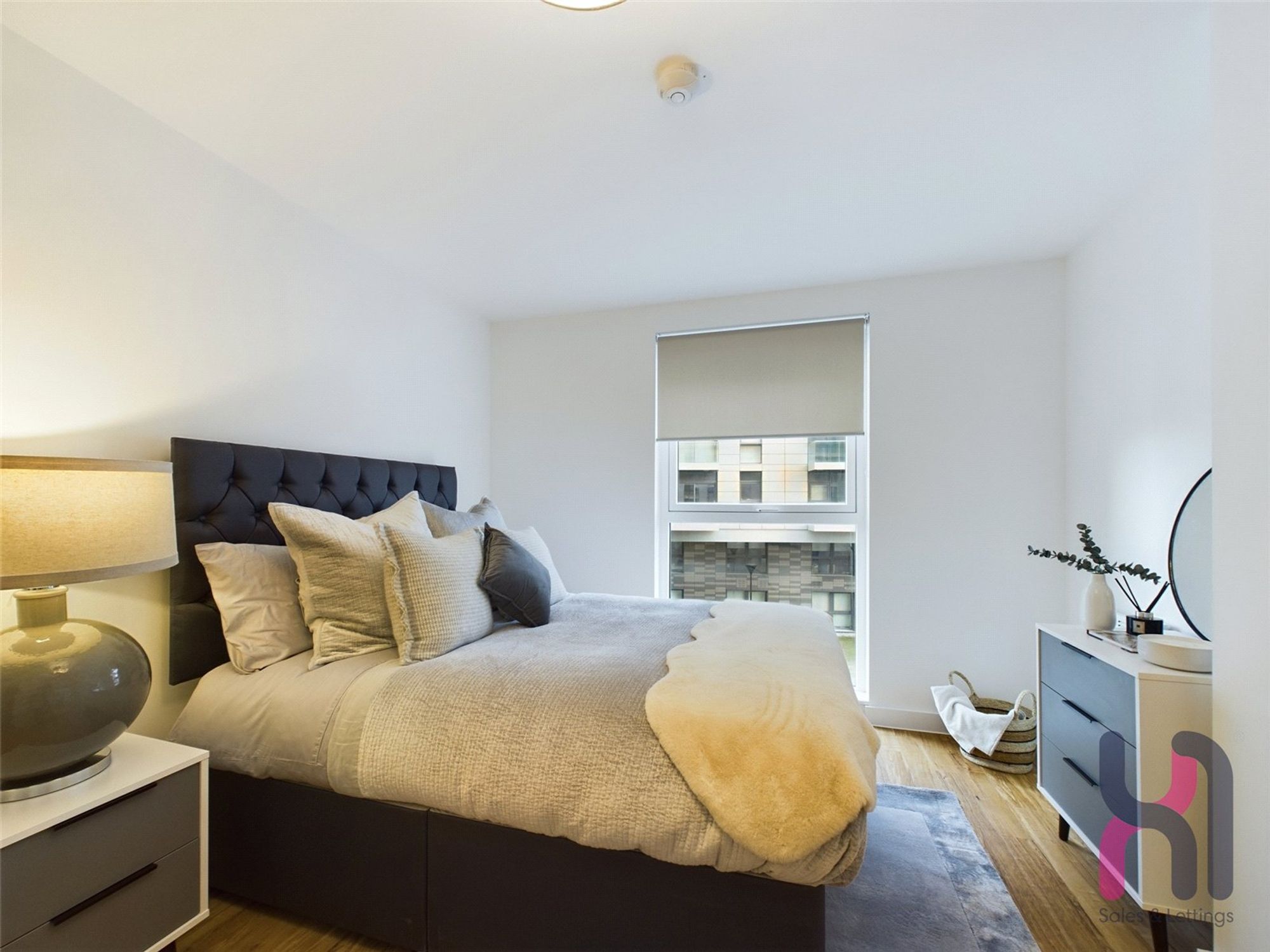 Flat Pomona Strand in Trafford