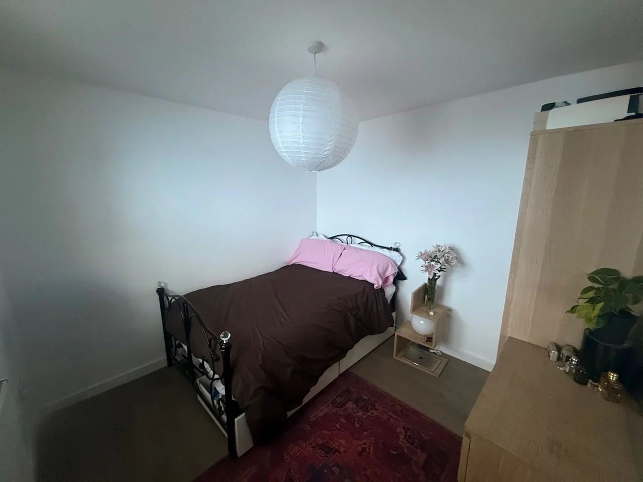 Room Beck Road in Greater London