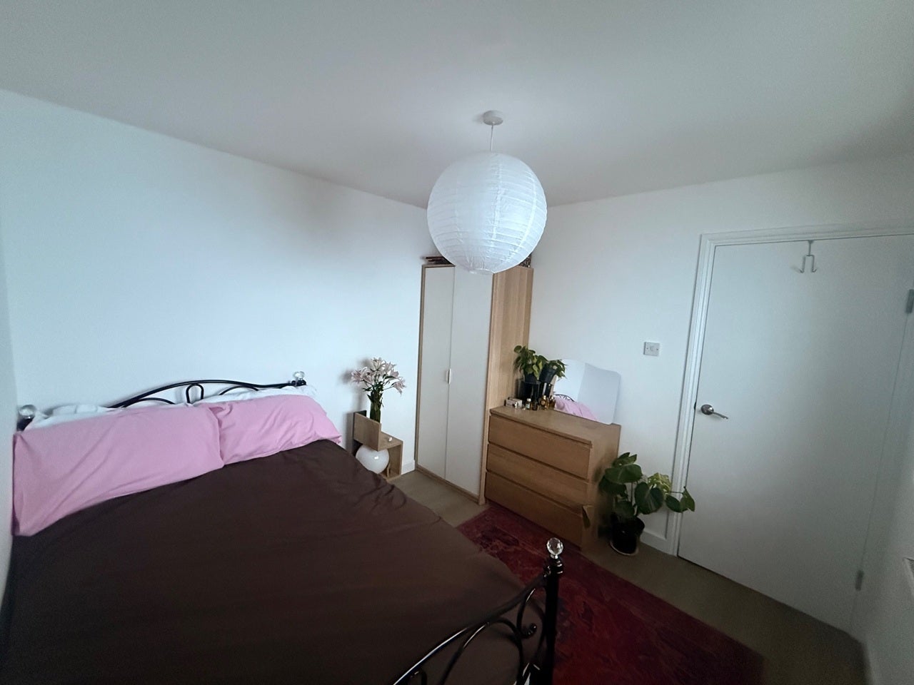 Room Beck Road in Greater London