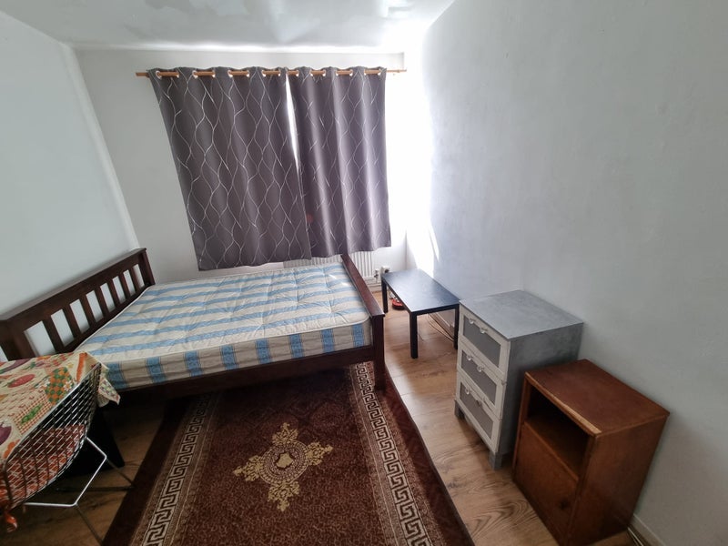 Room Havelock Close in Greater London
