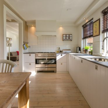 Flat Cleveland Way in Greater London