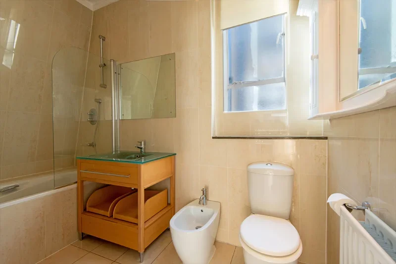 Flat Aberdare Gardens in Greater London