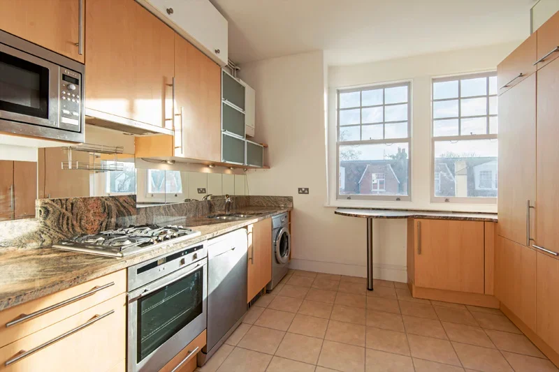 Flat Aberdare Gardens in Greater London