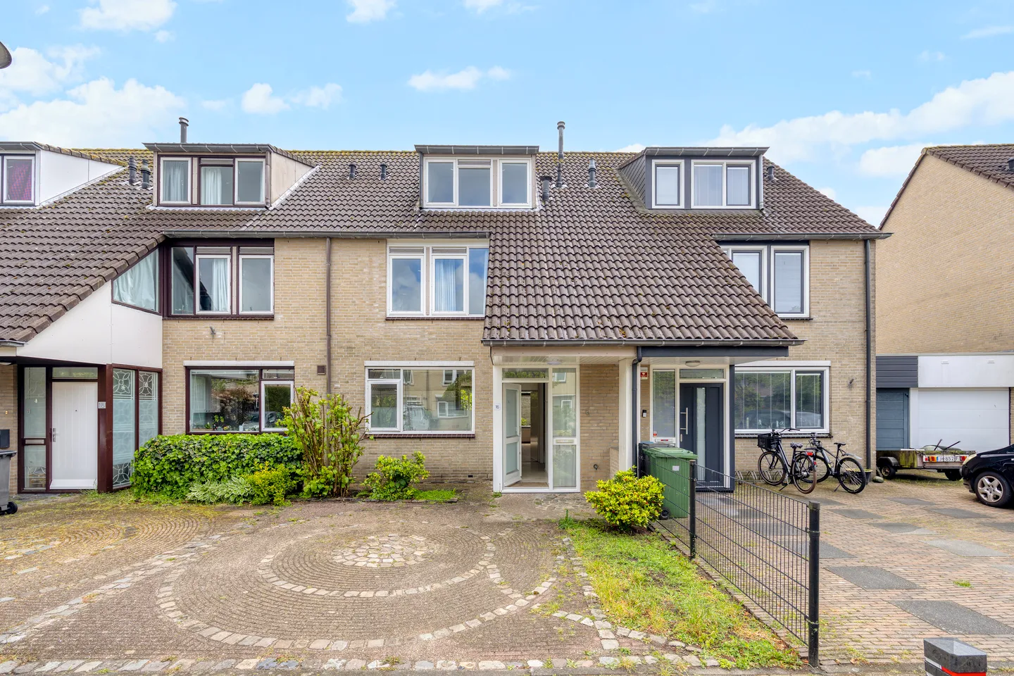 Huis Aronskelkweg 16 in Wassenaar