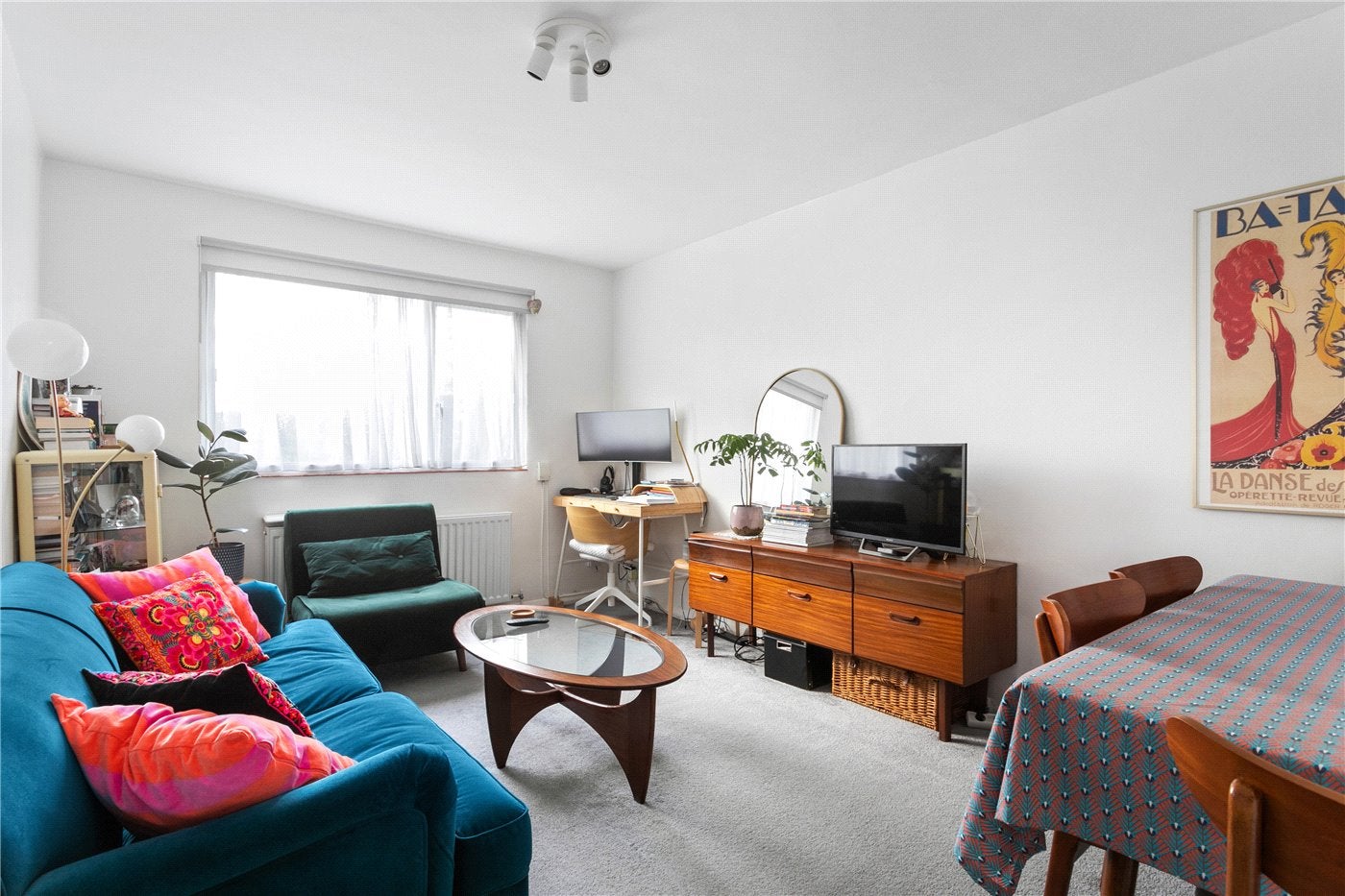 Flat Aberdeen Park in Greater London