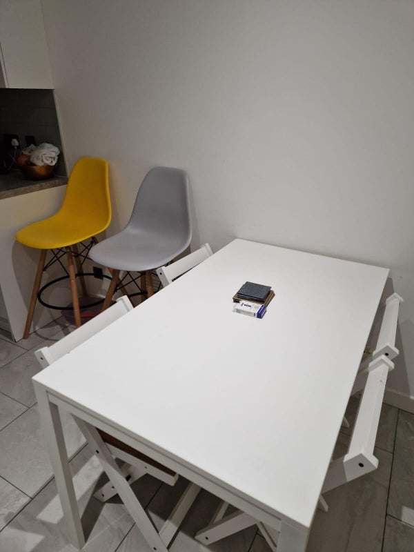 Room Cubitt Street in Greater London
