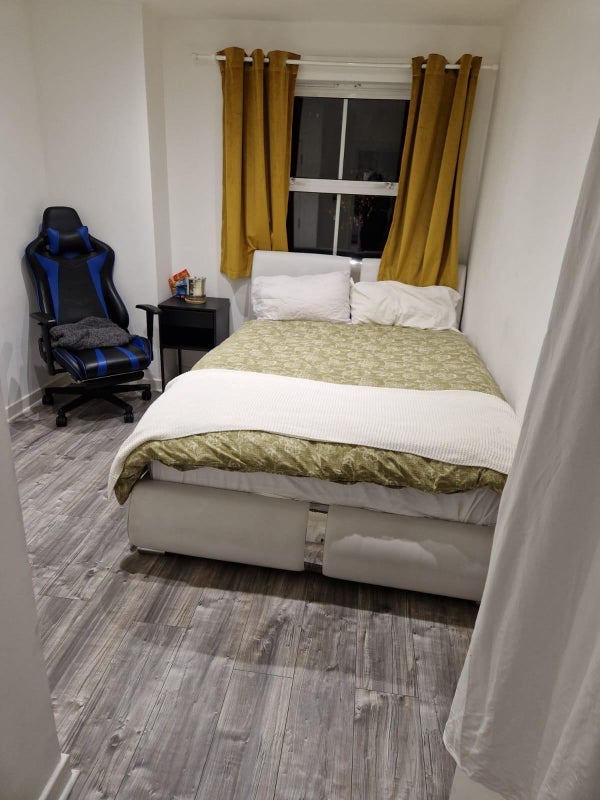 Room Cubitt Street in Greater London